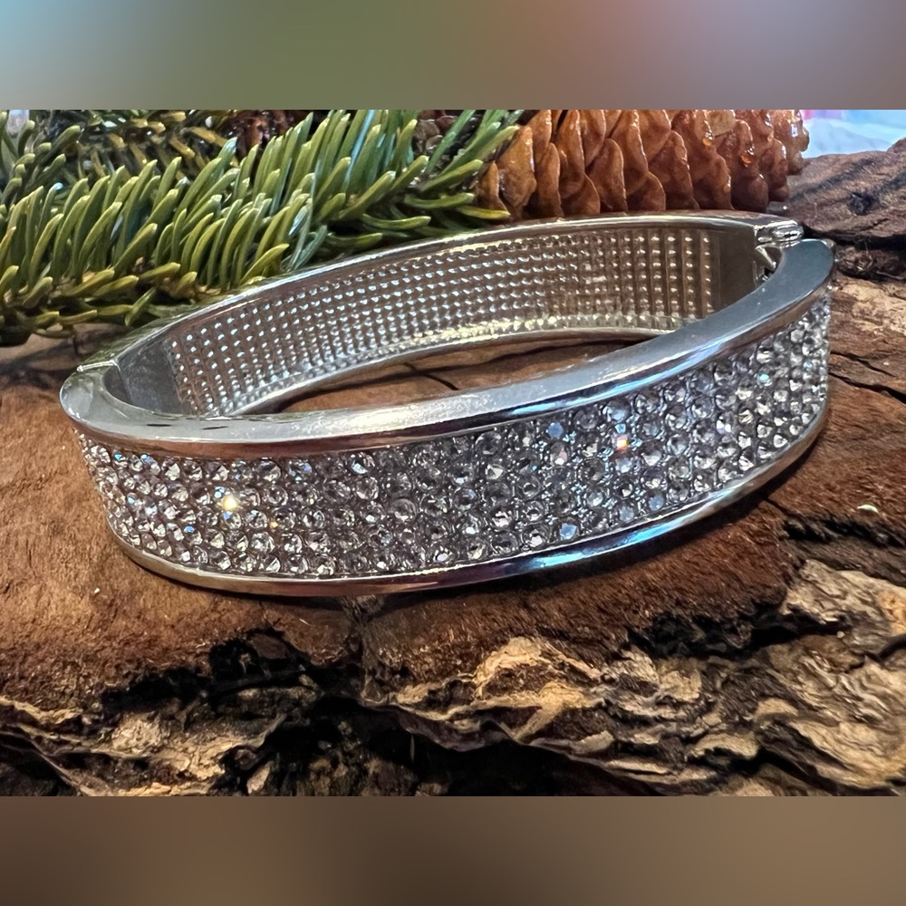 Costume Silver Tone Bracelet Rhinestones Bangle Clamper White Crystals Medium